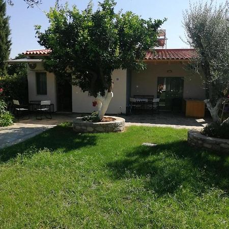 Εξοχική Κατοικία Με Κήπο Στην Άβυθο, Αιγίου Rodhodháfni Esterno foto